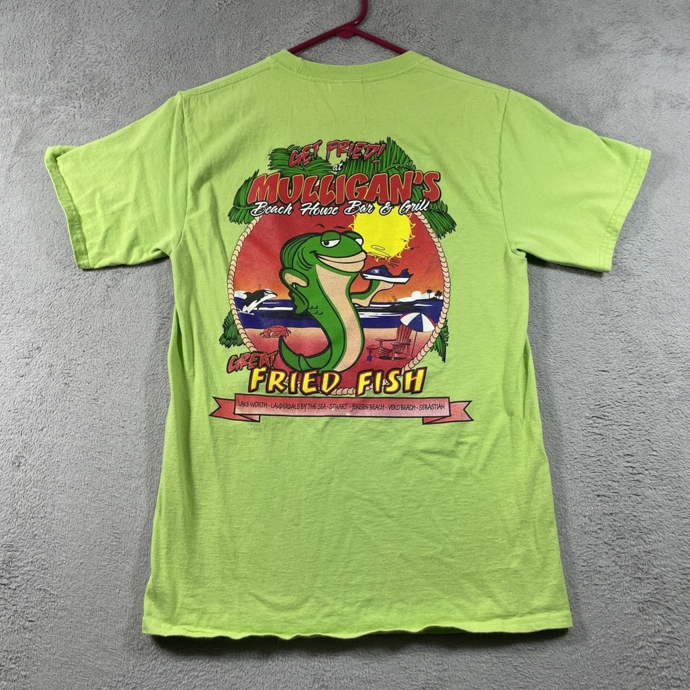 Mulligan's Beach House Bar & Grill Shirt Adult Small Green Graphic Tee SS READ
